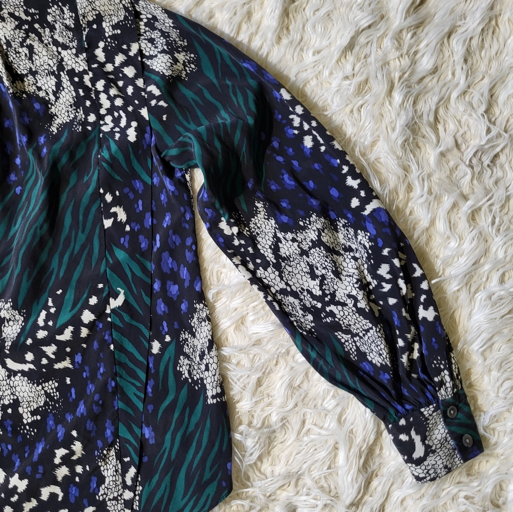Veronica Beard Stretch Silk Blouse Buckley Black, Green and Blue Animal Print 8 - Picture 15 of 16